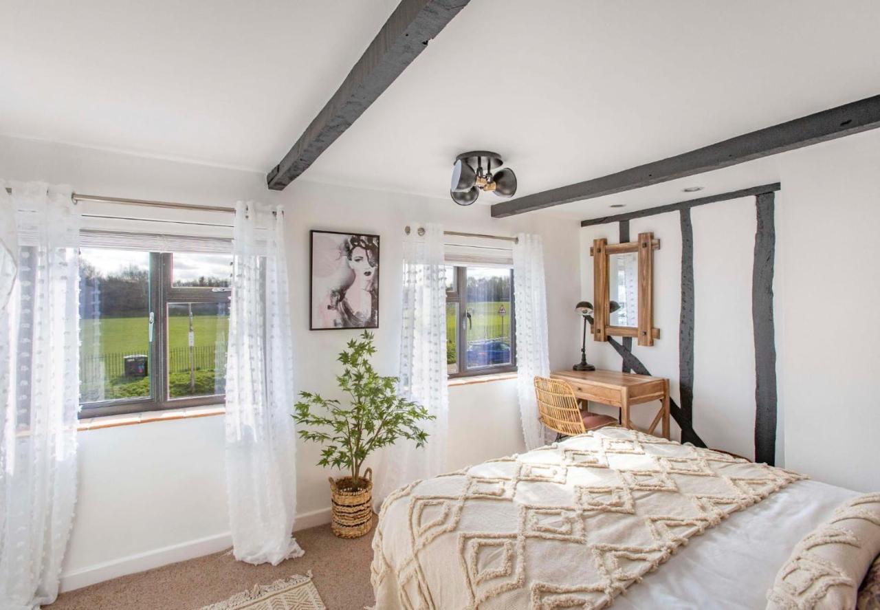 Stunning Character 2Bed Cottage In St Albans Wifi エクステリア 写真